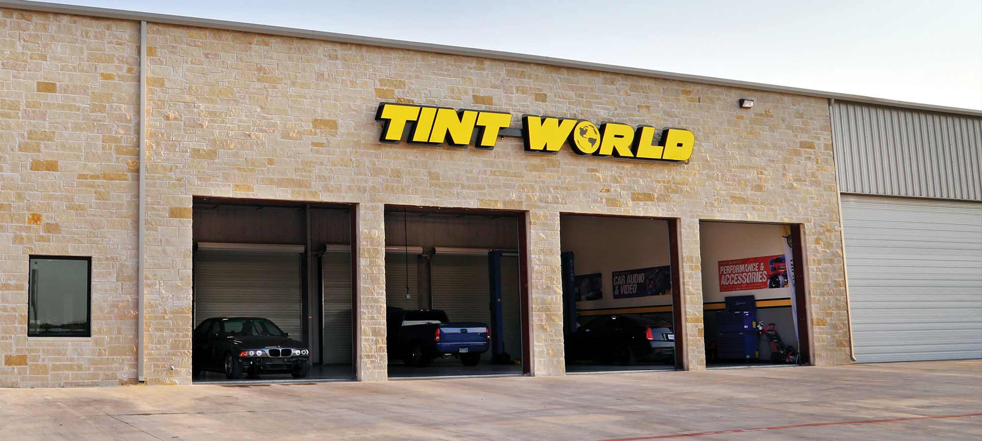 Modagrafics announces partnership with Tint World